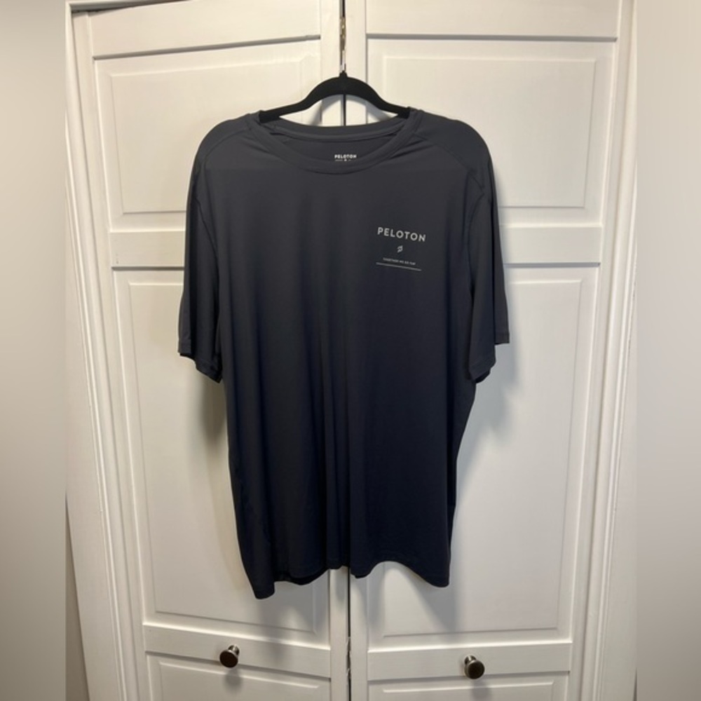 Peloton Short Sleeve T-Shirt Size Men’s XL Color Dark Gray